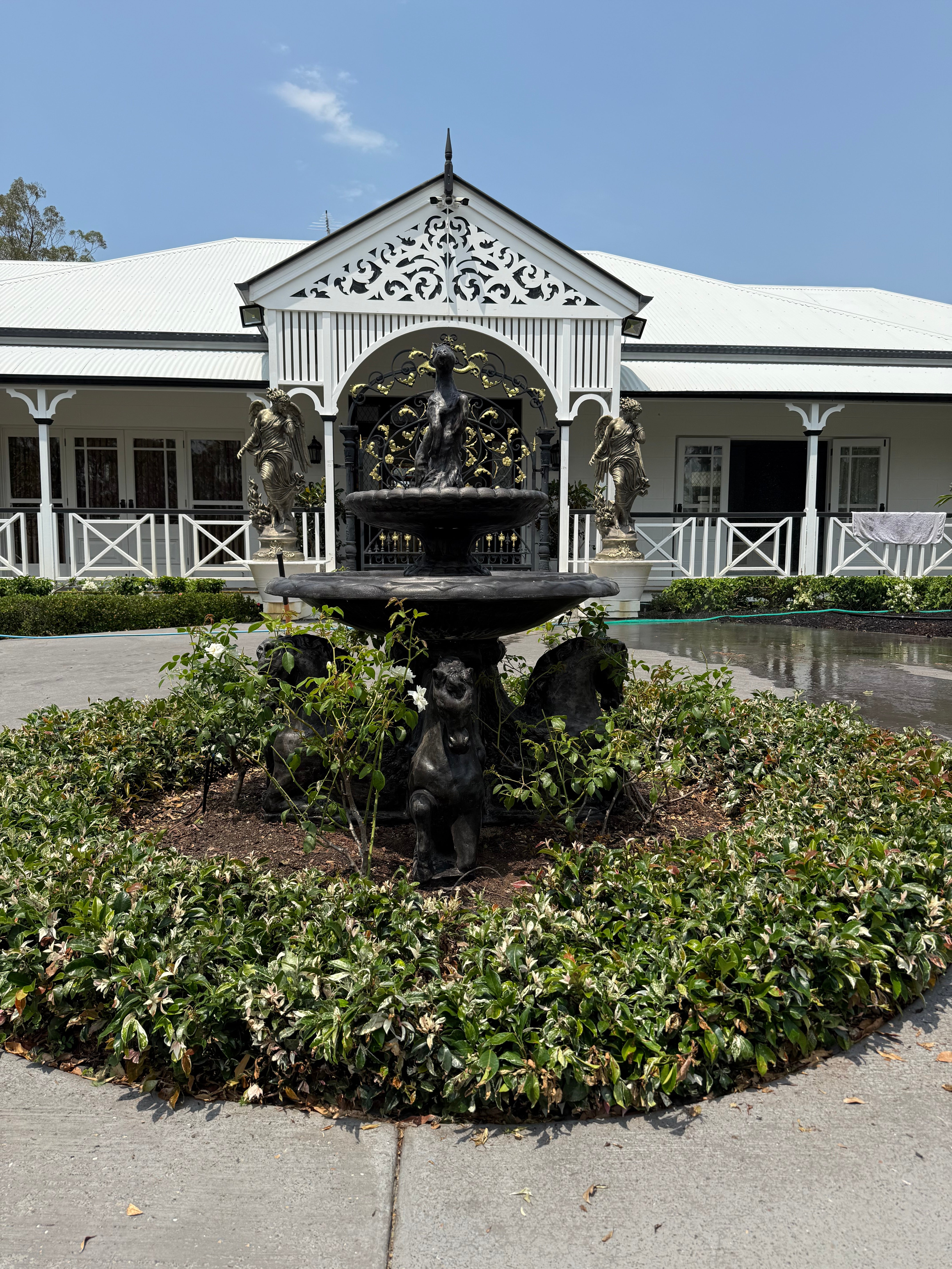 3 horse with 2 tier diamond large and rearing horse fountain