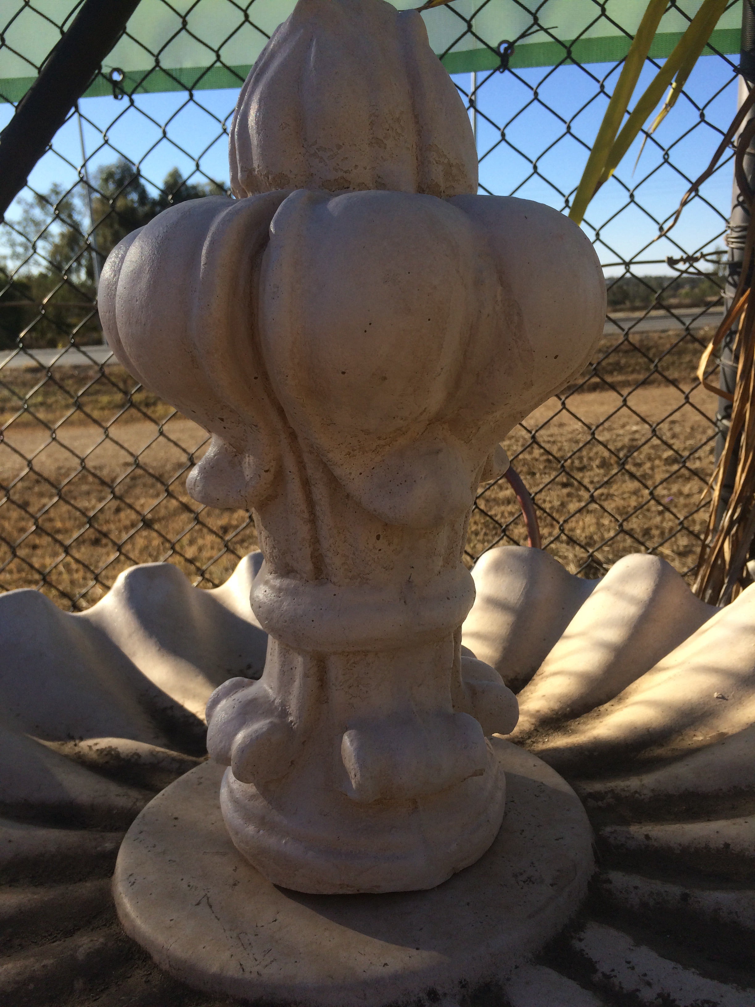 Acorn fountain top
