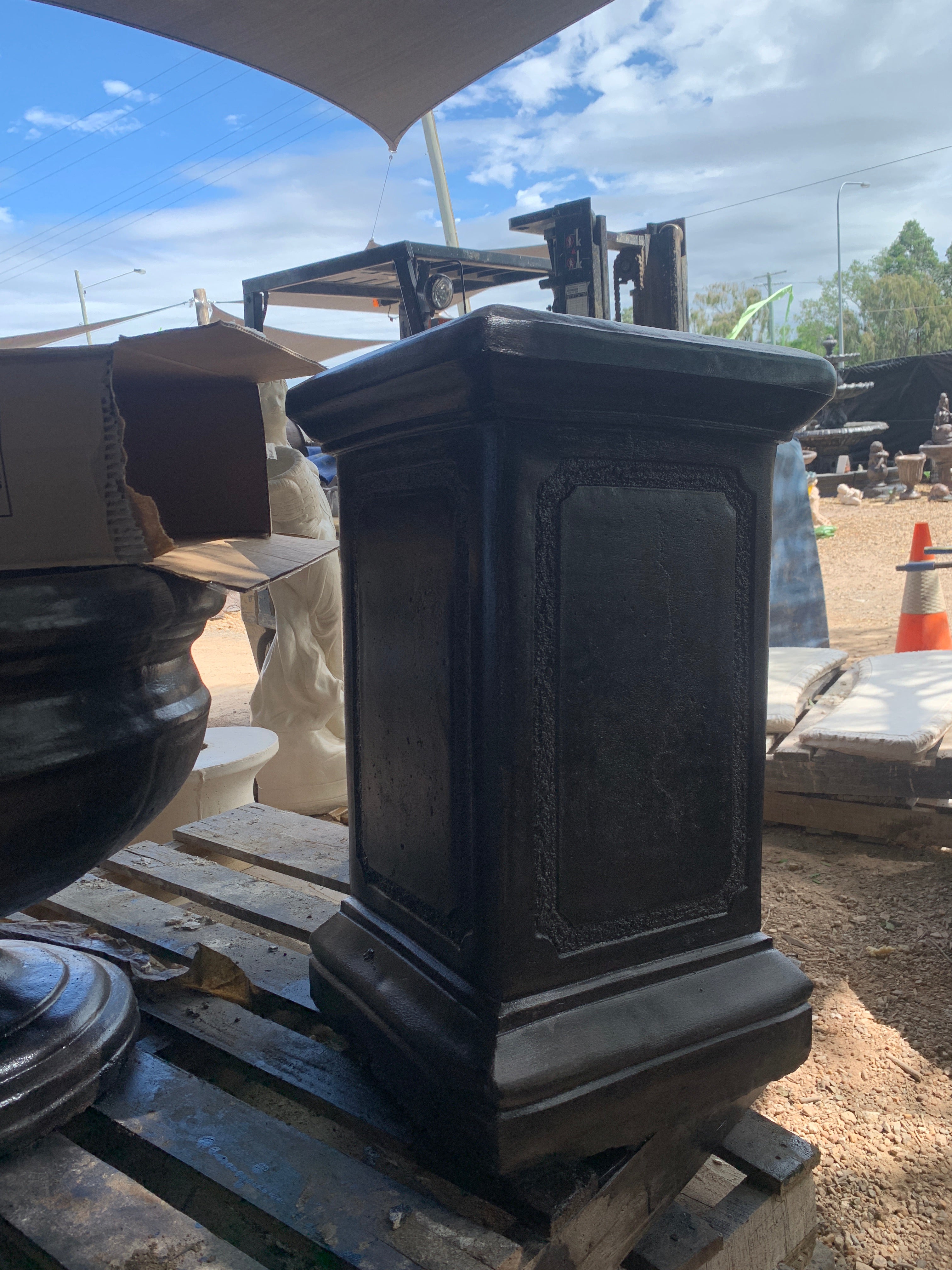 Large square column