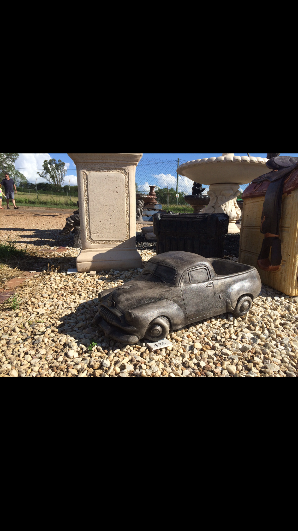 Fj Holden ute statue