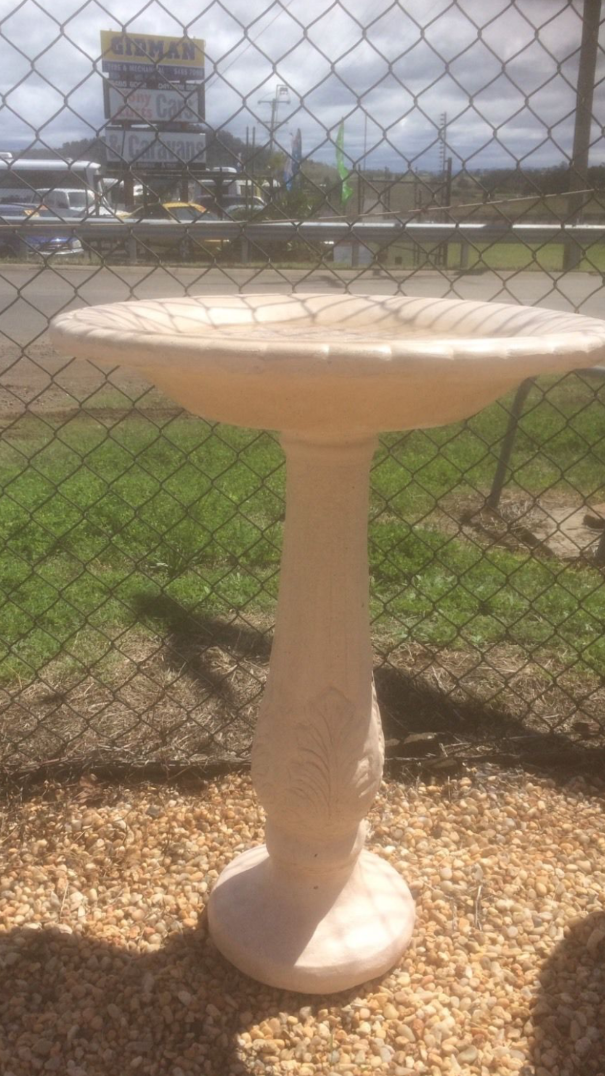 Leaf bird bath